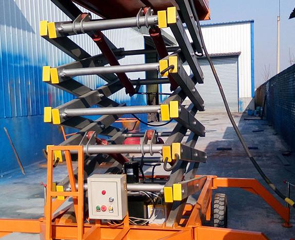 可伸縮臺面升降臺，有著較高的承載能力